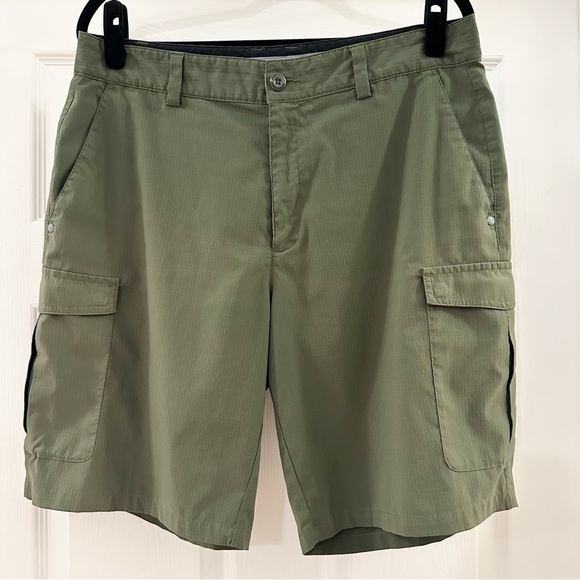 UNDER ARMOUR UA GOLF CARGO MEN'S SHORTS 10" INSEAM Green 1253406 sz 34 - Picture 1 of 3